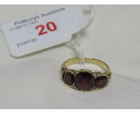 DRESS RING SET WITH THREE GARNETS, 4.5G