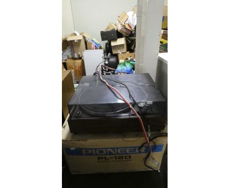 A Vintage Pioneer Belt Drive Turntable 