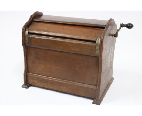 Antique Mechanical Orguinette Co New York:  Reed-Pipe Clariona 14 Note Organette Roller Organ