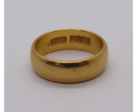 22ct wedding ring, size K, 6.1g 