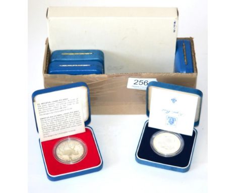 UK Proof Set 1985, with cert, in CofI, FDC, together with 5 x silver proof crowns: 1977(x3, one with very light toning) & 198