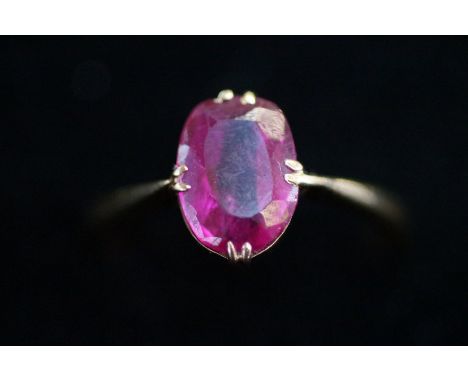 9ct Gold ring with single ruby Size K