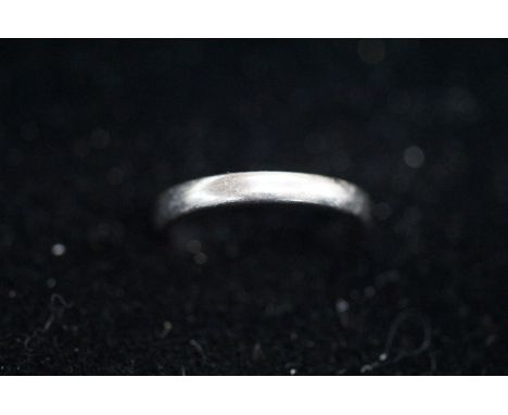 Platinum wedding band Size K Weight 4.9g