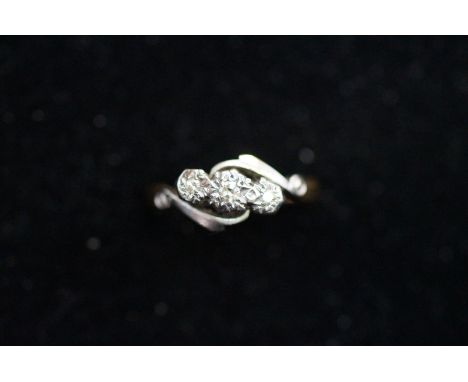 18ct Gold &amp; platinum ring set with 3 diamonds, Size I 