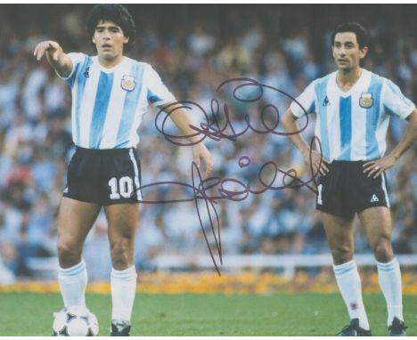 Ossie Ardiles signed 10x8 colour photo. Ardiles, is an Argentine football manager, pundit and former midfielder who won the 1