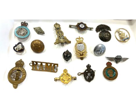 Large selection of vintage military badges/ buttons/ cap badges etc includes Enamel badges, Royal Observation Corps, Women La
