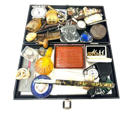 Tray of collectable items includes buttons, glassware, compass, Caithness paperweight, spectacles 