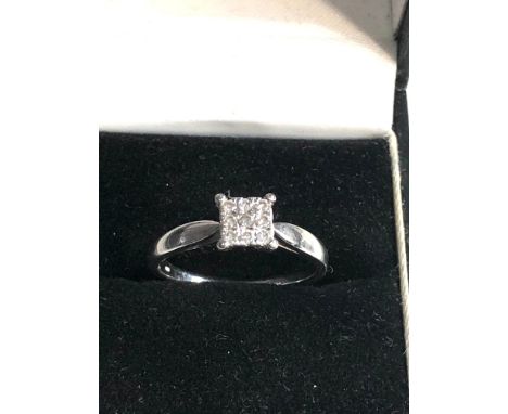 18ct white gold diamond cluster ring weight 3g