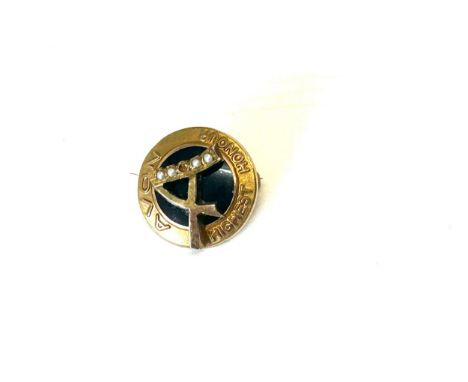 Vintage 9ct gold Avon highest honour badge, set with seed pearls, one pearl is missing, hallmarked, total weight approx 4gram