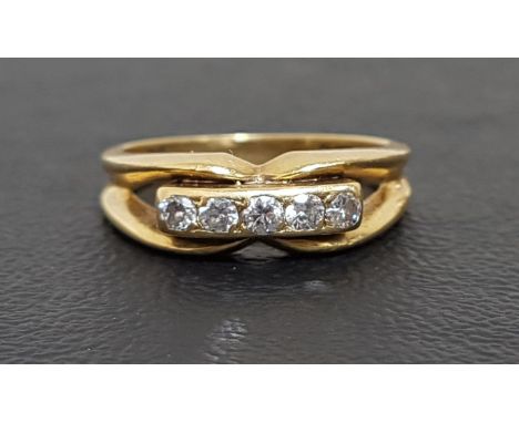 DIAMOND FIVE STONE RINGthe diamonds totaling approximately 0.25cts, on eighteen carat gold shank with decorative pierced shou