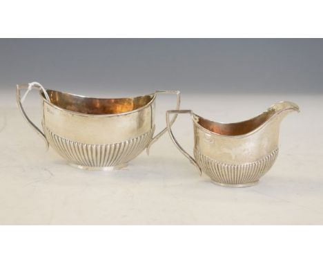 Edward VII silver two handled sugar basin and matching cream jug, Sheffield 1910, combined weight 2.3ozt approx   Condition: 