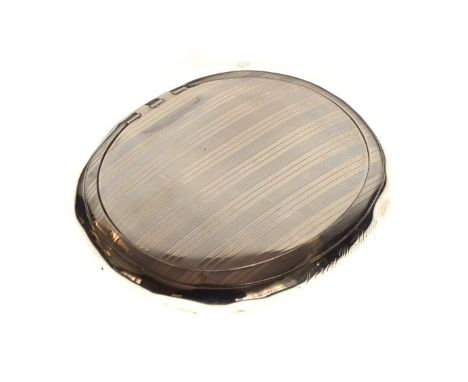 George V silver oval table snuff or tobacco box, Birmingham 1910, 2.9ozt approx   Condition: 