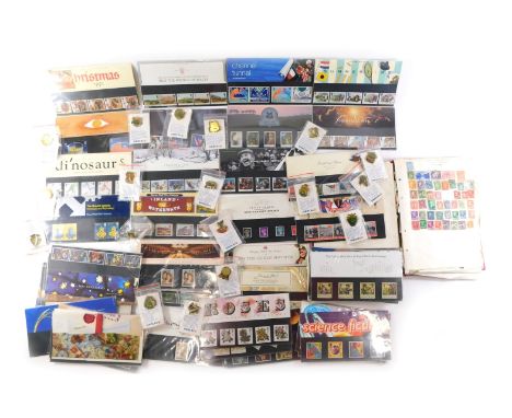 A quantity of first day covers and various American baseball pin badges, made by Uno Cal. 