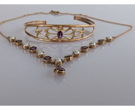 A vintage necklace with collet-set amethyst and cultured pearl decoration, 40 cm and a pierced bangle, 60mm, with amethyst de