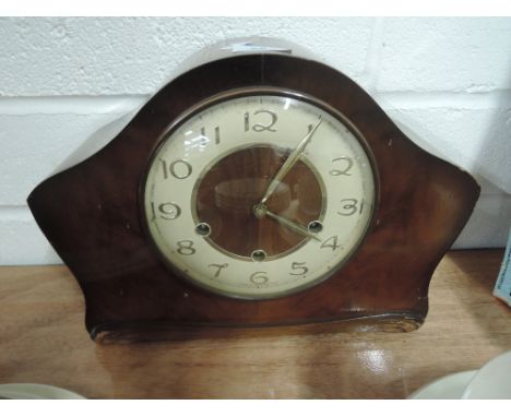 A mid-20th century mantle clock