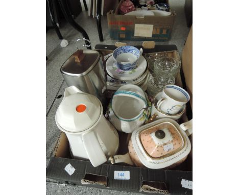 A box of mixed ceramics including Aynsley and Spode etc