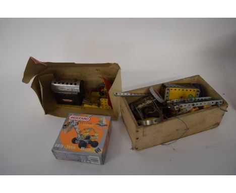 Meccano steam engine with reverse together with Meccano Design Starter boxed kit and various other loose Meccano parts