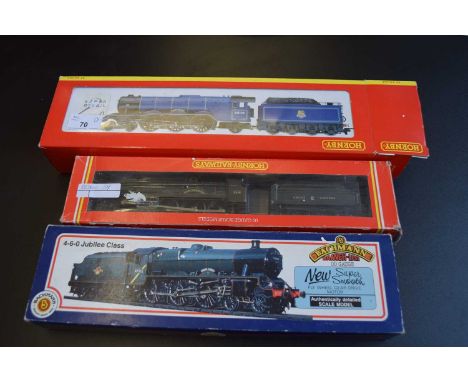 Mixed Lot: comprising Hornby 00 gauge class A3 locomotive 60110 'Robert the Devil', boxed, together with Hornby Railways loco
