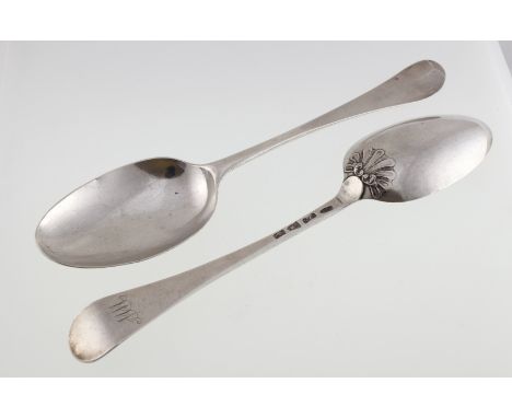 A pair of 18th century silver tablespoons with shell-back decoration, H/M London 1762 maker RS, approx 110gms