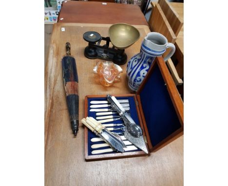 A GROUP LOT CONTAINING SALTER KITCHEN SCALES AN ORIENTAL PARASOL