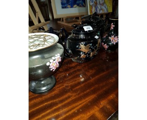 3 PIECES OF JACKFIELD WARE AND 2 PIECES OF EARLY CARLTON WARE