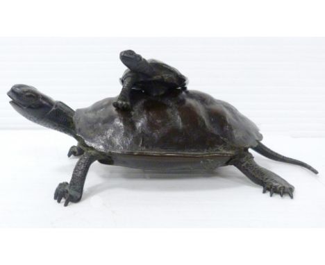 Japanese patinated bronze incense burner in the form of a tortoise (Meiji period, 1868 - 1912), the cover in the form of a ba