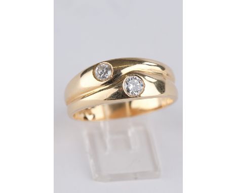 Ring, WG/GG 585, 2 Brillanten zus. ca. 0.40 ct., etwa si, ca. 3.8 g, RM 16
