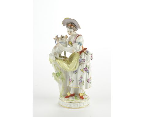 Porzellanfigur, "Mädchen mit Lamm", Meissen, Schwertermarke, 1. Wahl, Modellnummer F 68, polychrom und goldstaffiert, Modelle