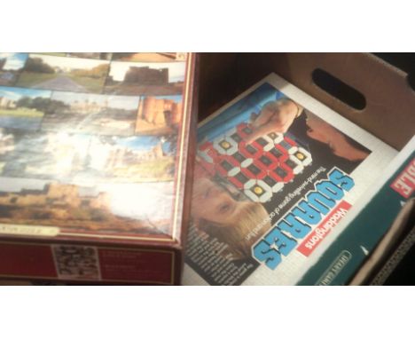 Toys and games - A carton of games, many vintage includes: Othello, Mastermind, Squares (Waddington), Bananas, Footsie, Triom