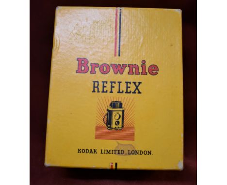 Vintage Rare Collectible Brownie Reflex Made In England Kodak Ltd Box Camera