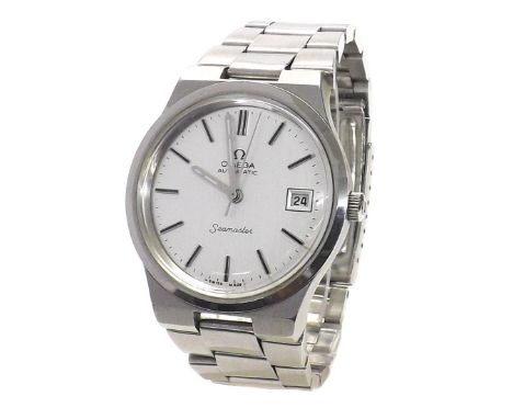 Omega Seamaster automatic stainless steel gentleman's bracelet watch, circular silvered dial with sweep centre seconds, baton