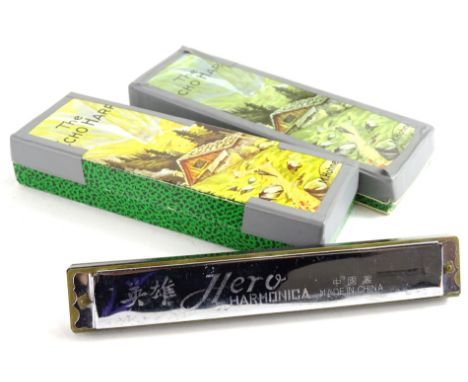 Two Echo harp harmonicas by Hohner, and a Hero harmonica, all in original boxes (3).