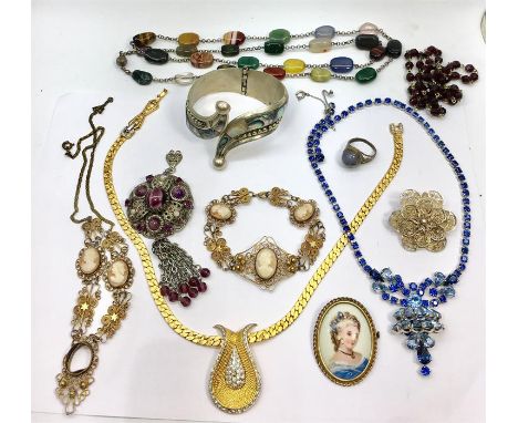 Collection of Vintage Costume Jewellery