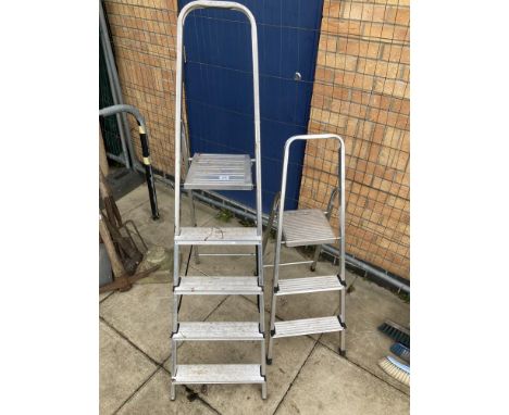 2 Pairs of aluminium step ladders