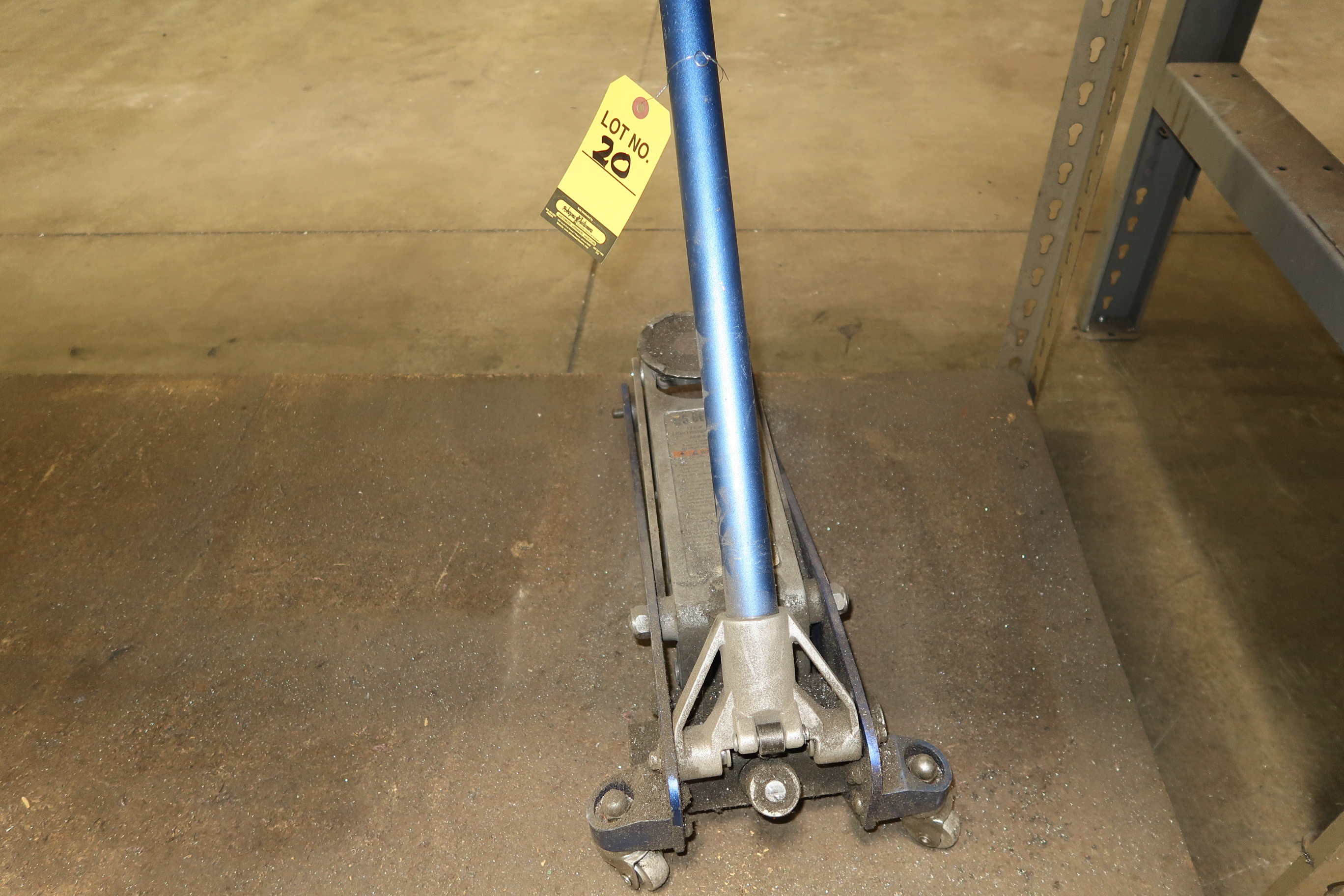 US GENERAL ALUMINUM 3000 FLOOR JACK