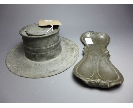 A Victorian pewter capstan inkwell H-7cm W-20cm, together with a pewter pen tray.