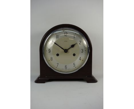 Bakelite eight day Enfield mantle clock, W22cm