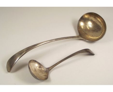 LADLES. An OE pattern soup ladle, Sheffield 1921 & an Edwardian sauce ladle. Approx 12½oz.