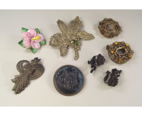 COSTUME JEWELLERY. Including a ceramic flower brooch etc.