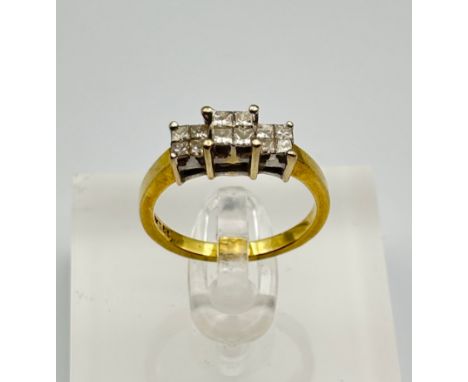 18ct Gold ladies diamond ring Size - L/MWeight - 4.11g