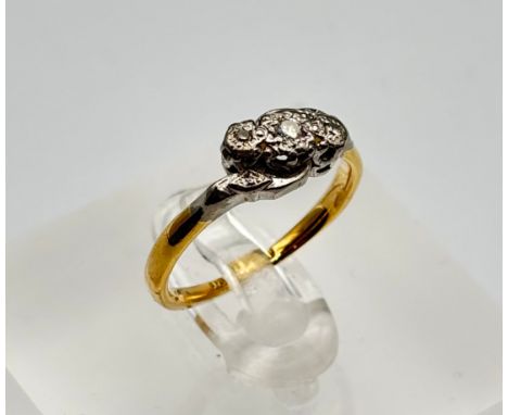 18ct Gold and platinum ladies diamond ring Size - JWeight - 2.43g