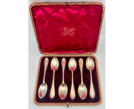Boxed set of six silver tea spoons, Josiah Williams & Co, London 1908Weight - 63.23g