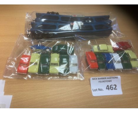 Diecast : Hornby Triang R.666 Articulated Car Carrier &amp; 16 minix cars - looks like unopened - great cond