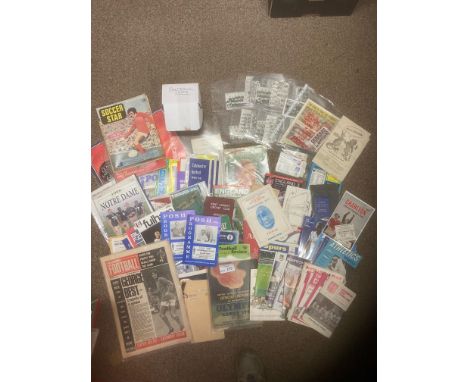 Sporting : Box of mixed sports inc progs, mags, brochures, tickets, inc football, speedway, motorsports, rugby, olympics etc 