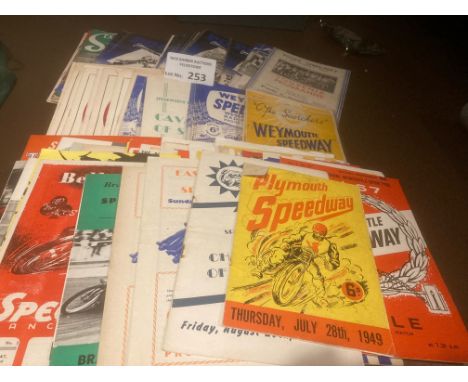 Speedway : Programme selection approx 115 includes mostly 1960s but Weymouth x3 1955 Poole 50s plus other odd - nice lot good