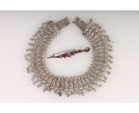 Antique sterling silver Scottish stone set kilt pin/brooch set with faceted citrine, 9cm long, 14g and a white metal filigree
