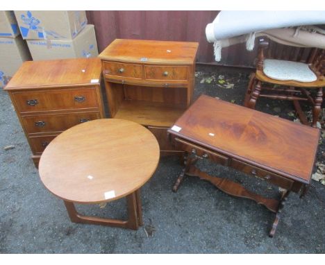 Mixed furniture to include a sofa table, a walnut side cabinet, a walnut chest of three drawers, an occasional table, two mir