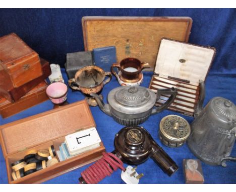 Collectables, a quantity of assorted vintage collectables to include a copper samovar, wooden boxes, Coronet D-20 box camera,