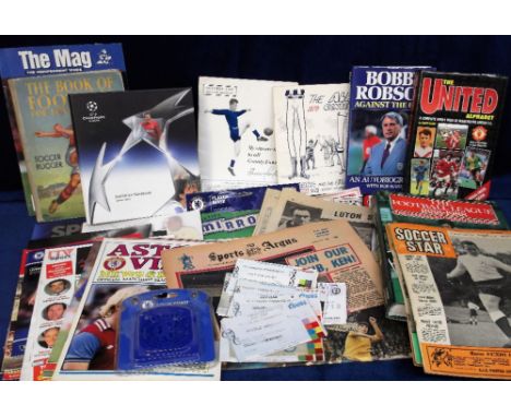 Football, mixed selection of items, various ages, including magazines, books, newspapers, fanzines, etc. Several Chelsea rela