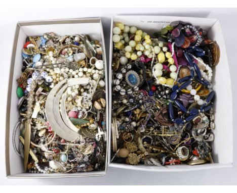 Large quantity of vintage and later jewellery oddments in two boxes   Condition Report   Click here for further images, condi